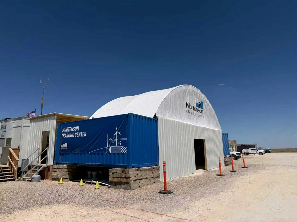 <p>BUILT AROUND MODERN <br>CONSTRUCTION PROJECTS</p>
